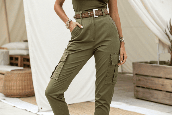 Hourglass figure in cargo pants